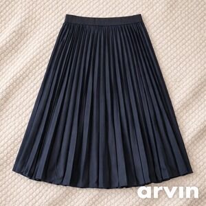 Womens Black Pleated Long Skirt High Waist. Elastic Waist. Size M